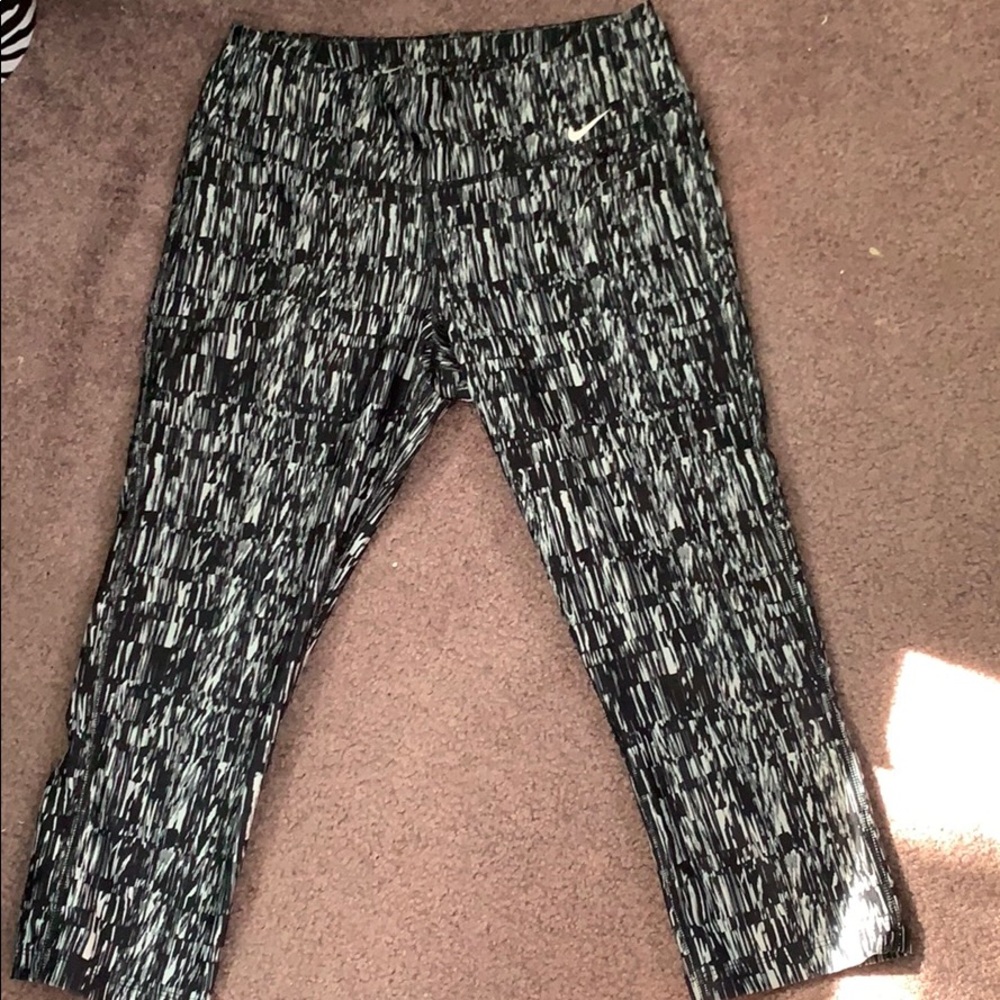 Nike Cropped Leggings